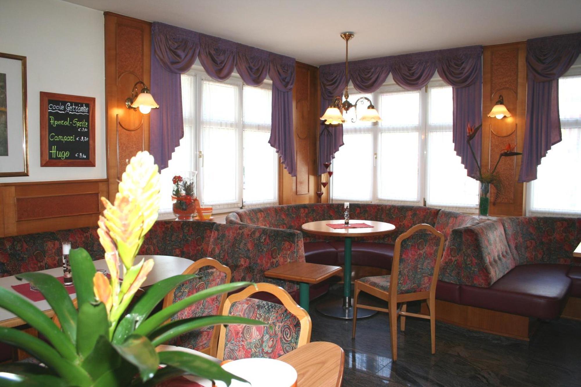 Hotel Cafe Lorenz Hohenems Eksteriør billede
