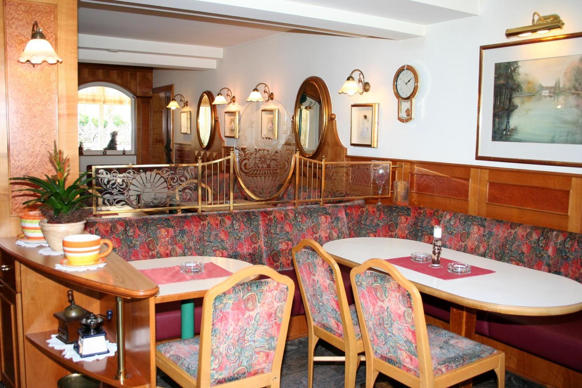 Hotel Cafe Lorenz Hohenems Eksteriør billede